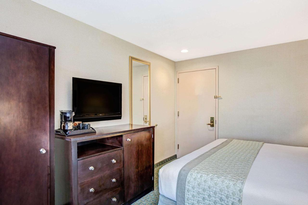 Hillcrest Hotel Near Jfk Airtrain New York Exterior photo