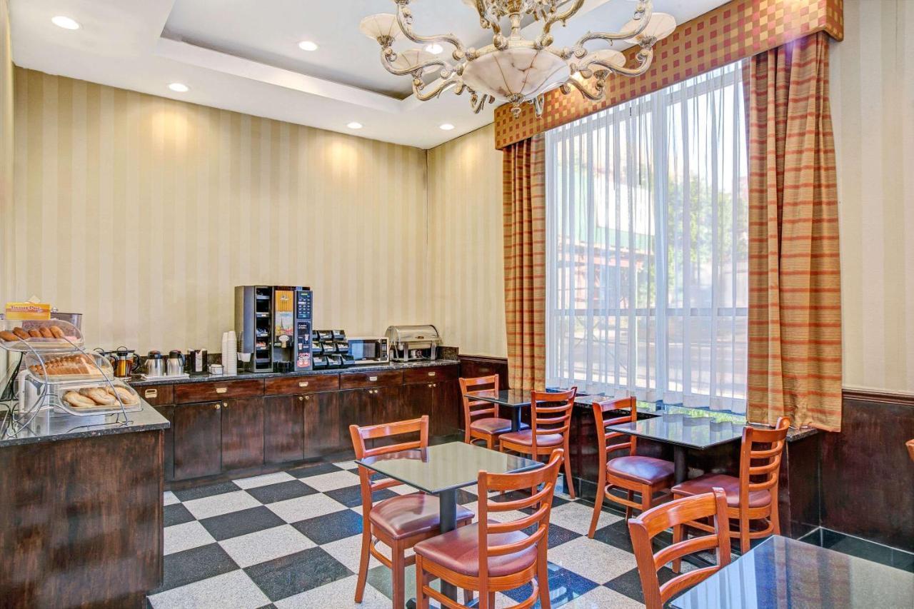 Hillcrest Hotel Near Jfk Airtrain New York Exterior photo